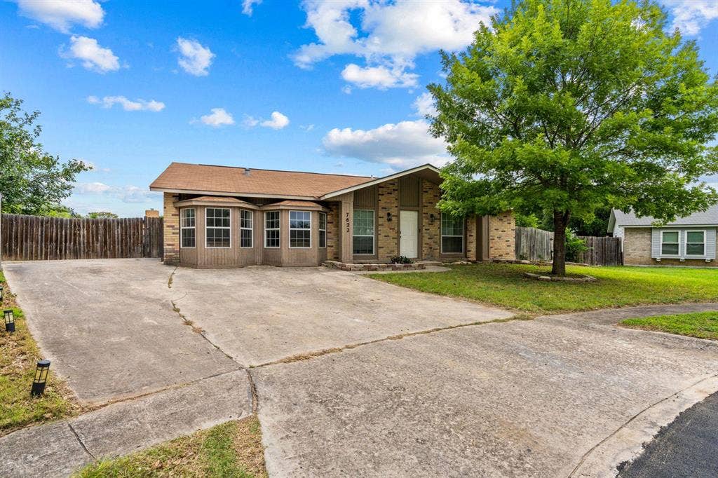 7 BR in Live Oak