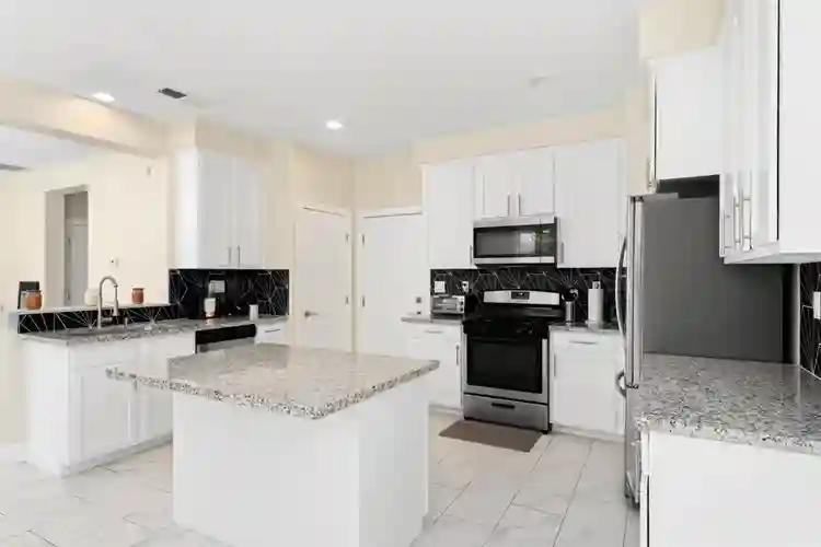 5 BR in Sacramento