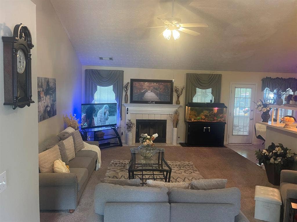 1 BR in Powder Springs