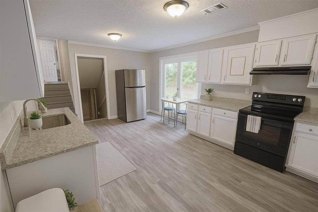 2 BR in Riverdale