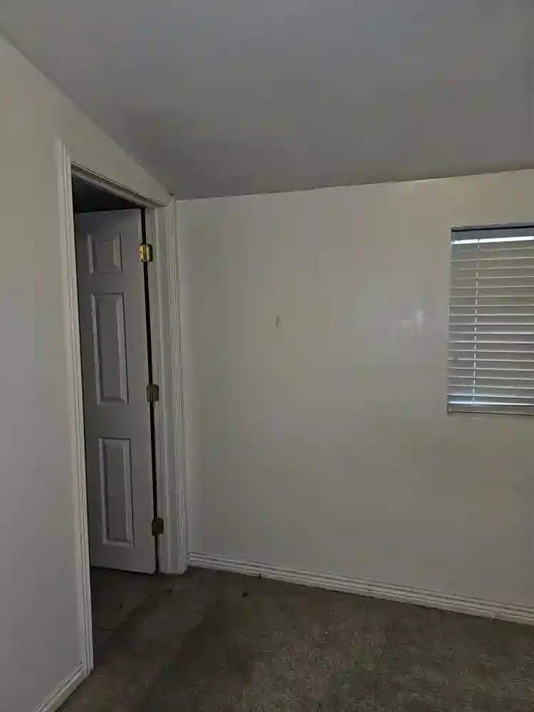 Room for rent Male only