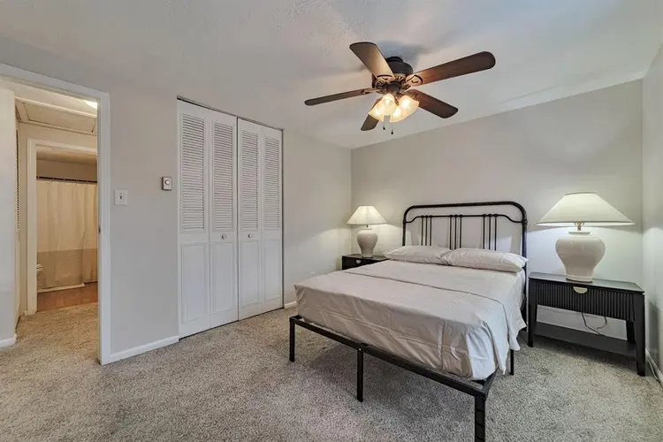 5 BR in Chesterfield