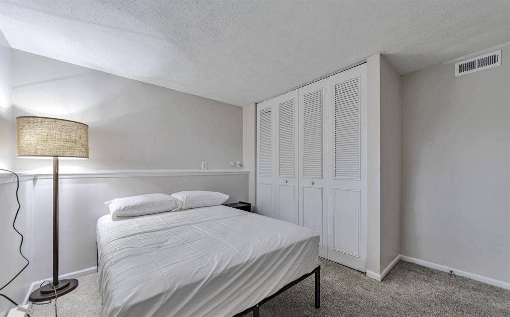 5 BR in Chesterfield