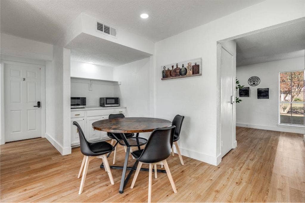 11 BR in Dallas
