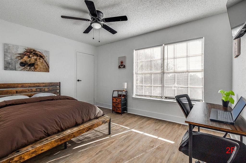 11 BR in Dallas