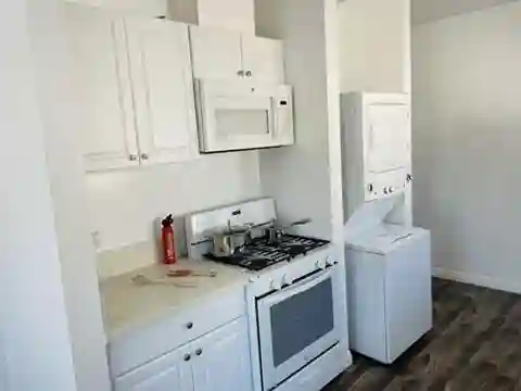 2 BR in Los Angeles