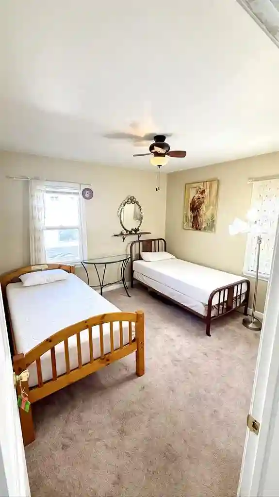 Shared room for Rent !