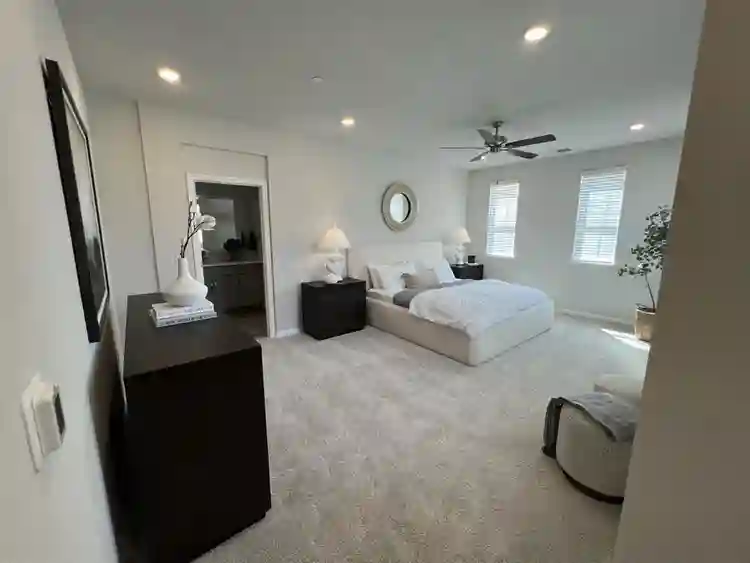 Gorgeous Master Bed w/ Private Bath