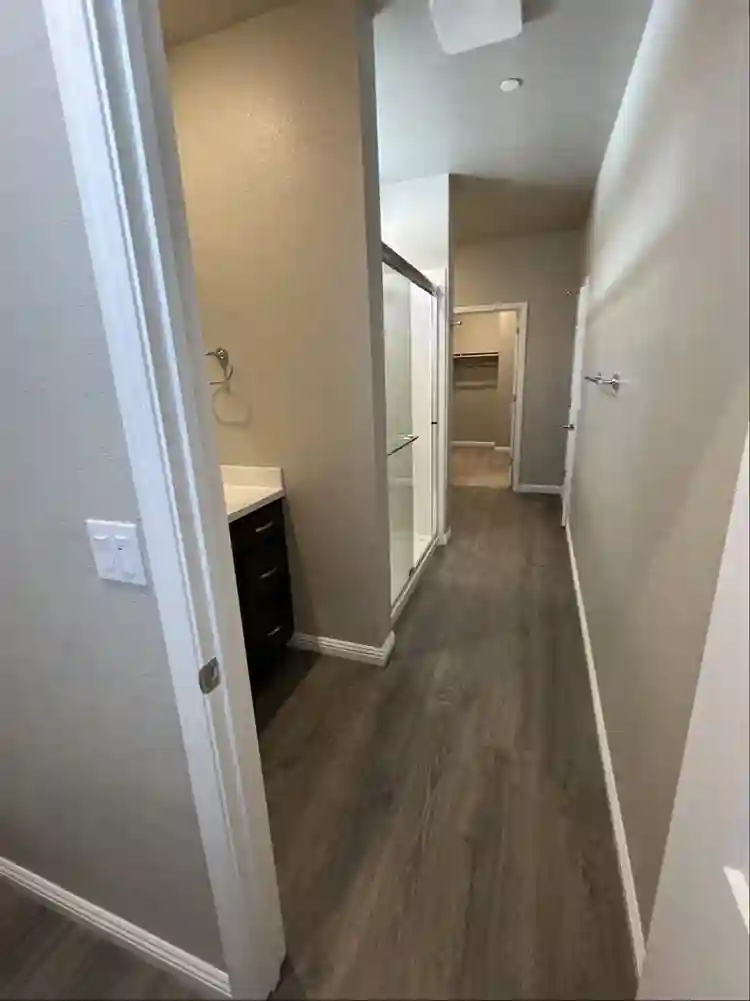 Gorgeous Master Bed w/ Private Bath