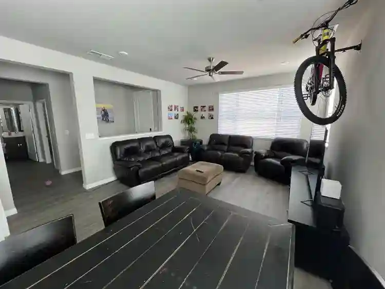 Gorgeous Master Bed w/ Private Bath