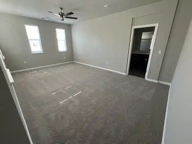 Gorgeous Master Bed w/ Private Bath