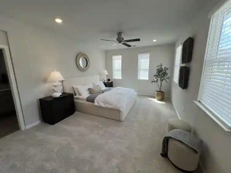 Gorgeous Master Bed w/ Private Bath