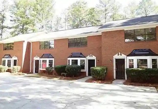 2 BR in Lawrenceville