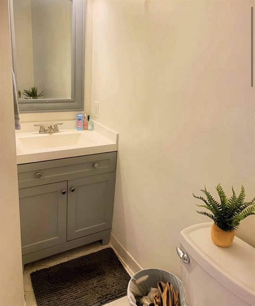 Male roommate wanted!