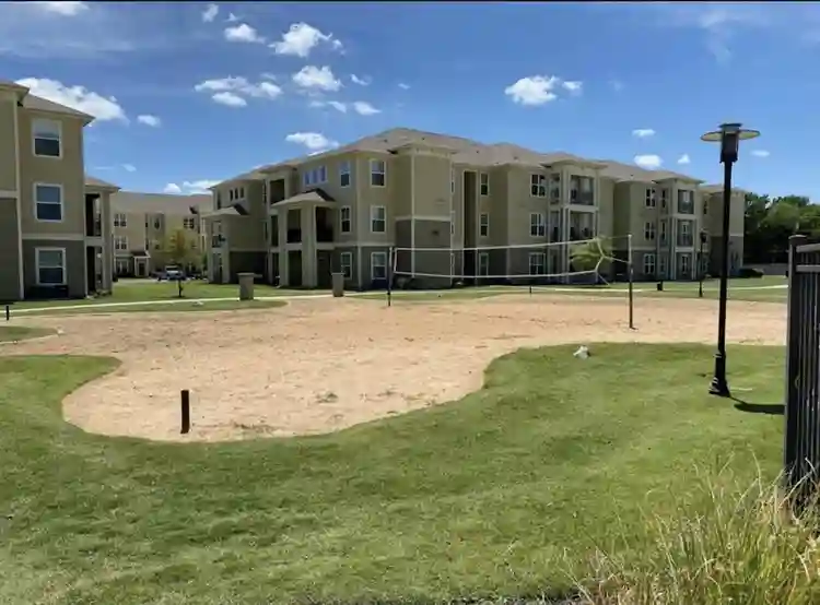 Immediate move in! JANUARY FREE!!