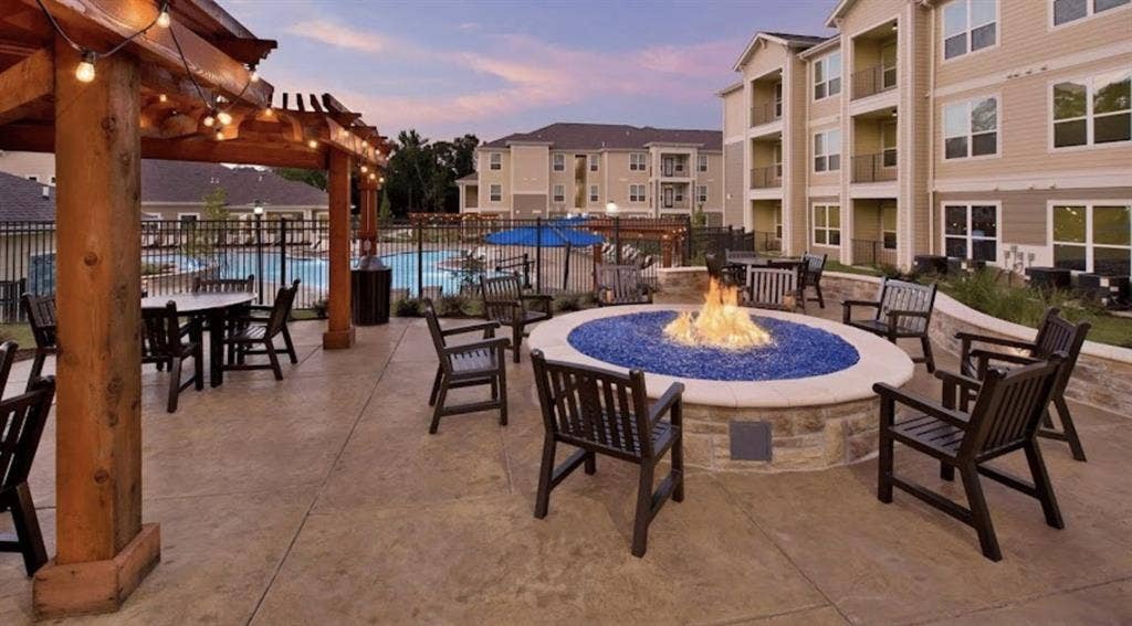 Immediate move in! JANUARY FREE!!