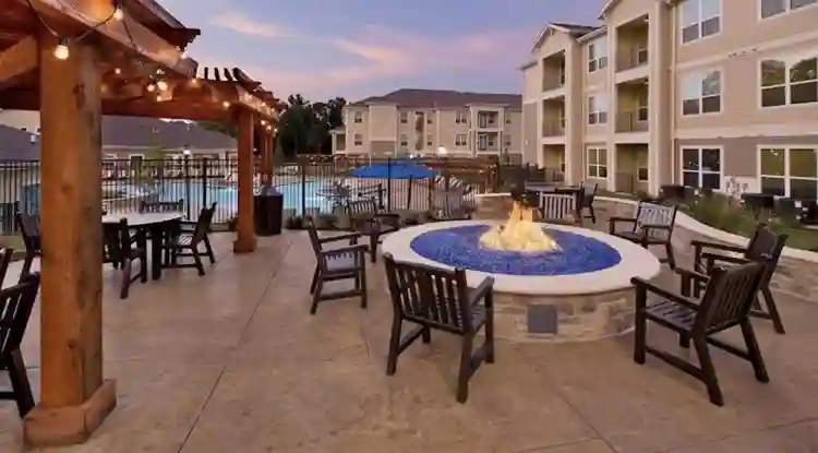 Immediate move in! JANUARY FREE!!