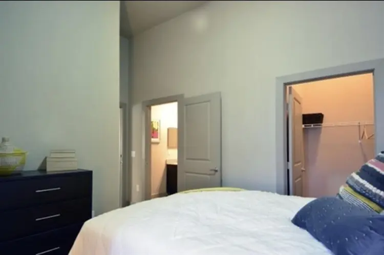 Immediate move in! JANUARY FREE!!