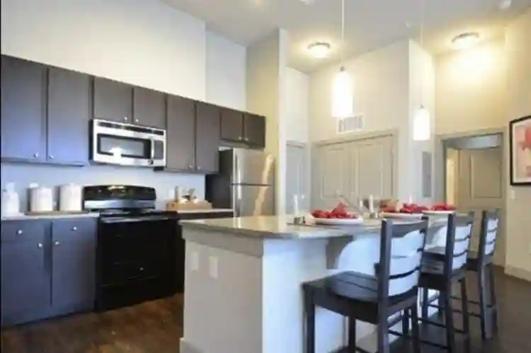 Immediate move in! JANUARY FREE!!