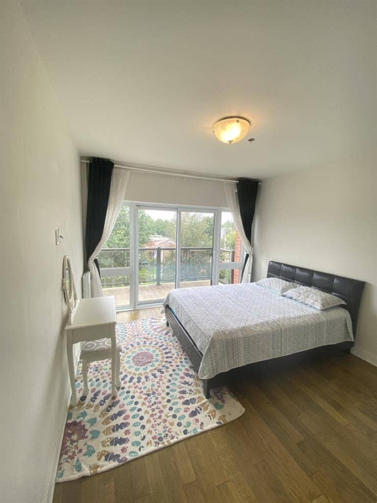 Chambre à Louer 
Room to rent