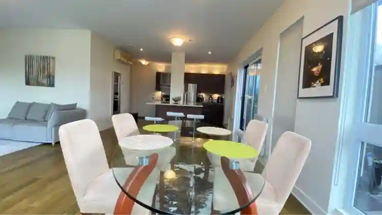 Chambre à Louer
Room to rent