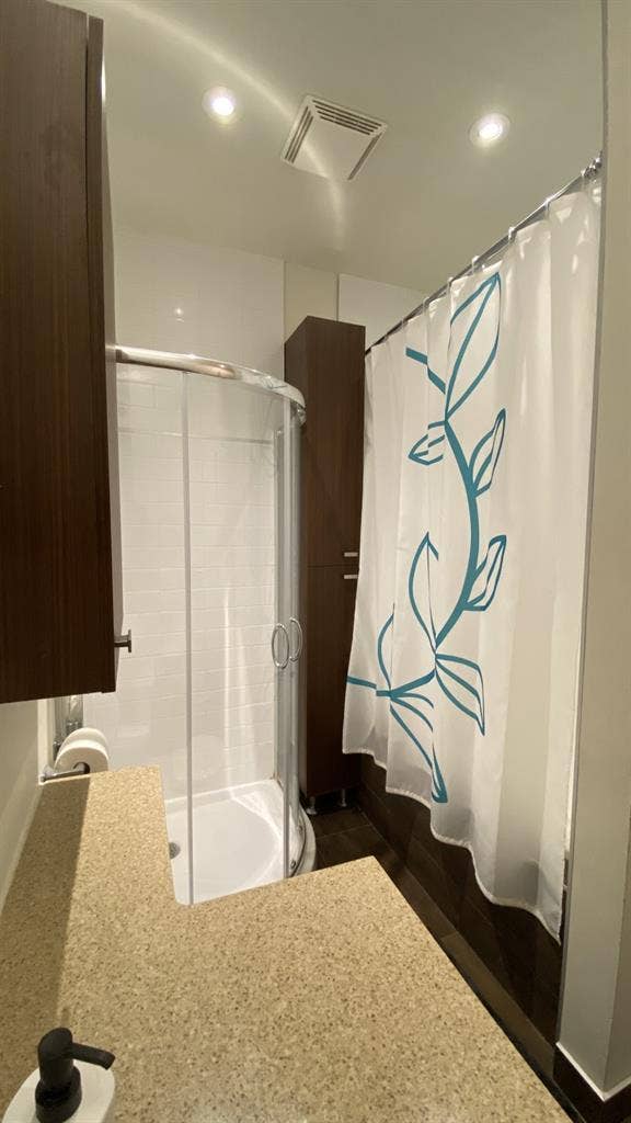 Chambre à Louer 
Room to rent