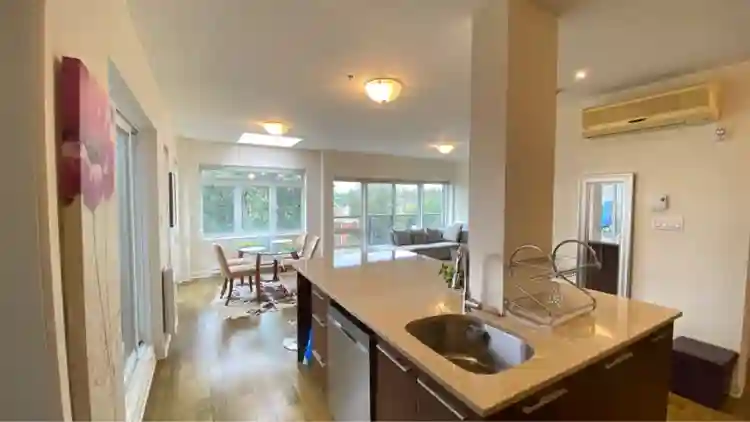 Chambre à Louer
Room to rent