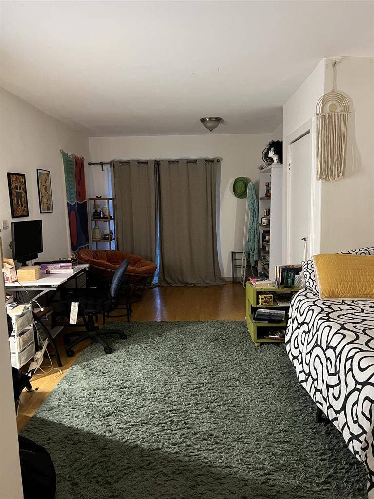 LOOKING FOR TWO NEW HOUSEMATES