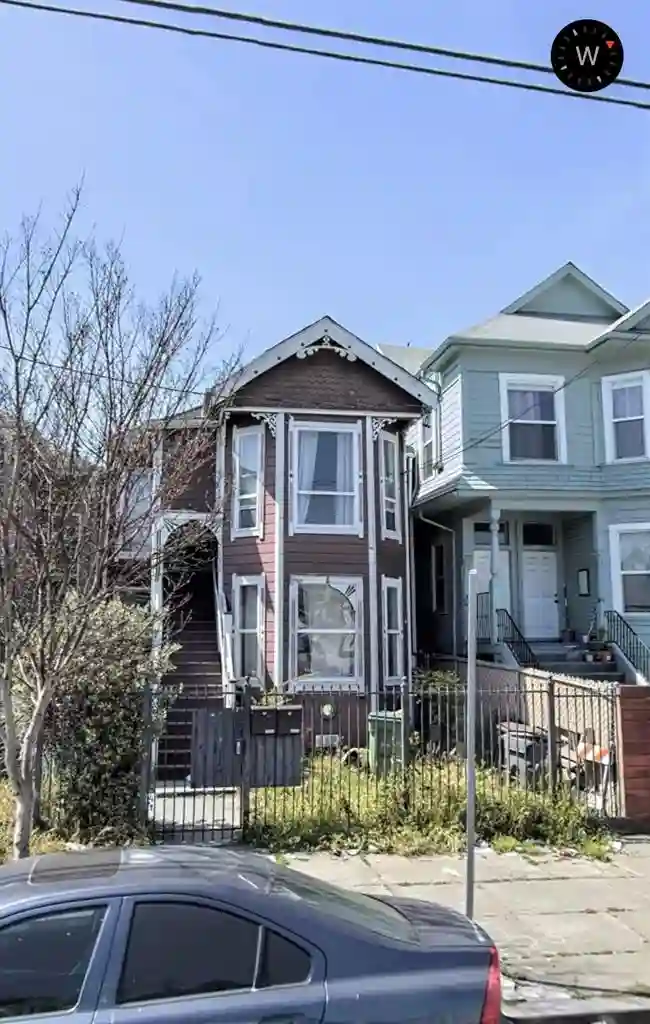 LOOKING FOR TWO NEW HOUSEMATES