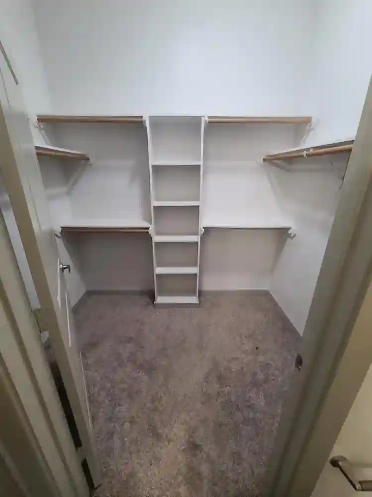 Need roommate for bathroom