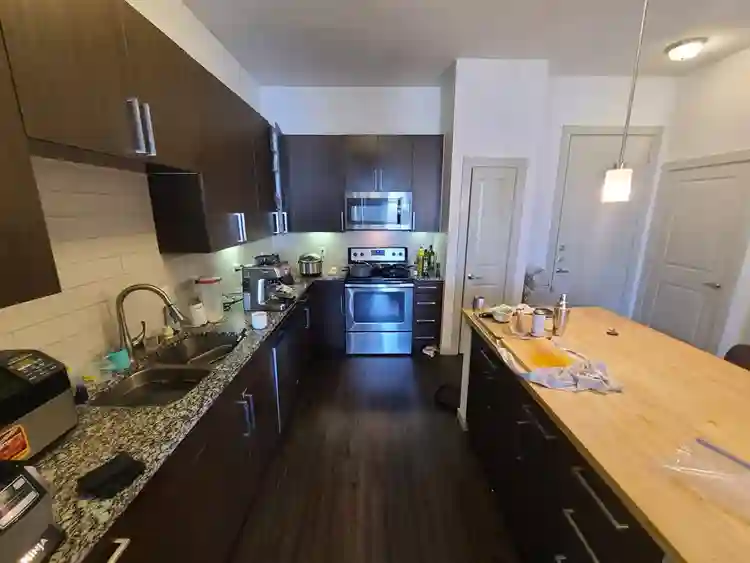 Need roommate for bathroom