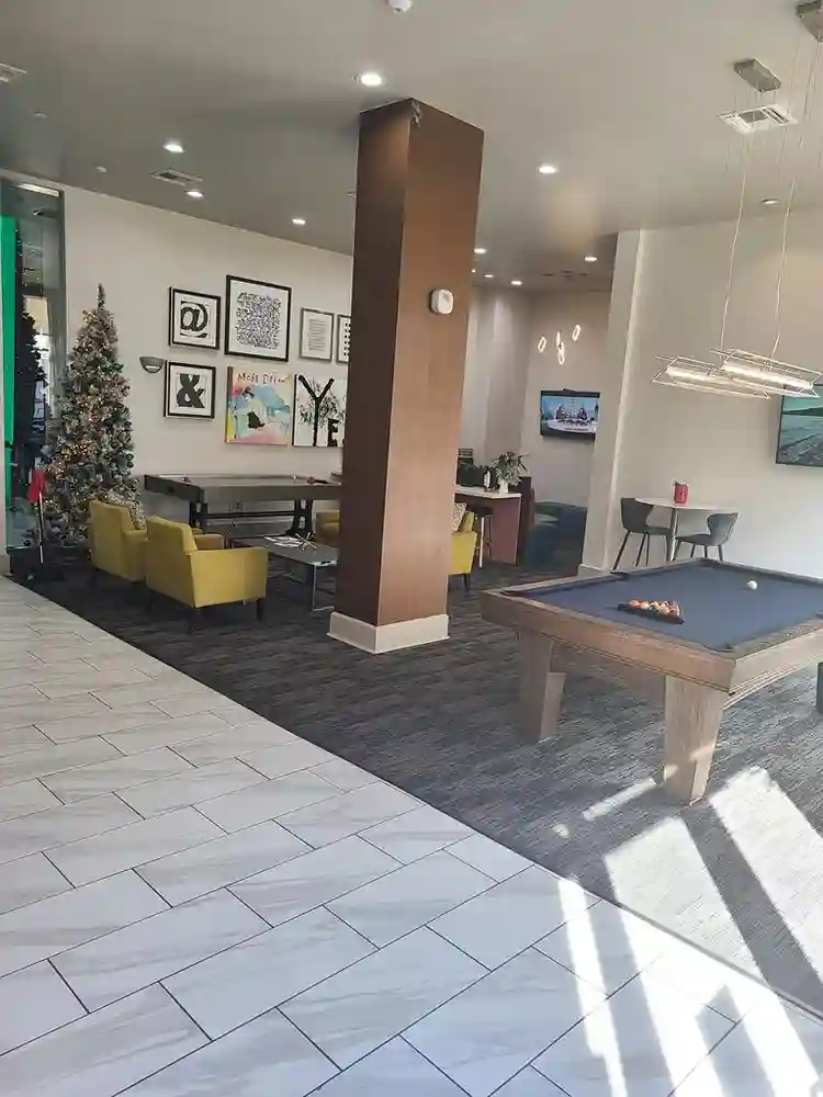 Need roommate for bathroom