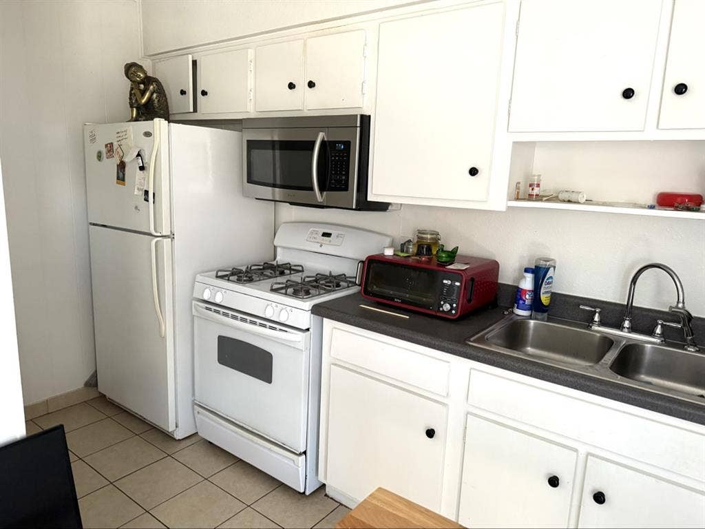 Cozy rustic downtown austin APT