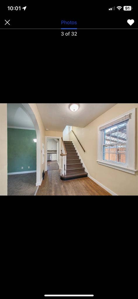 Looking for roommates to sign lease