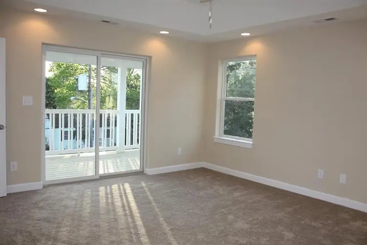 LOOKING FOR ROOMMATE 📢