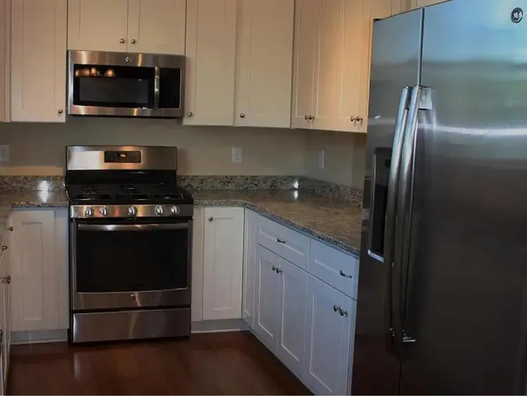 LOOKING FOR ROOMMATE 📢