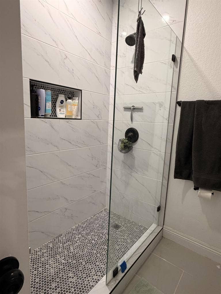 Room in condo for rentt