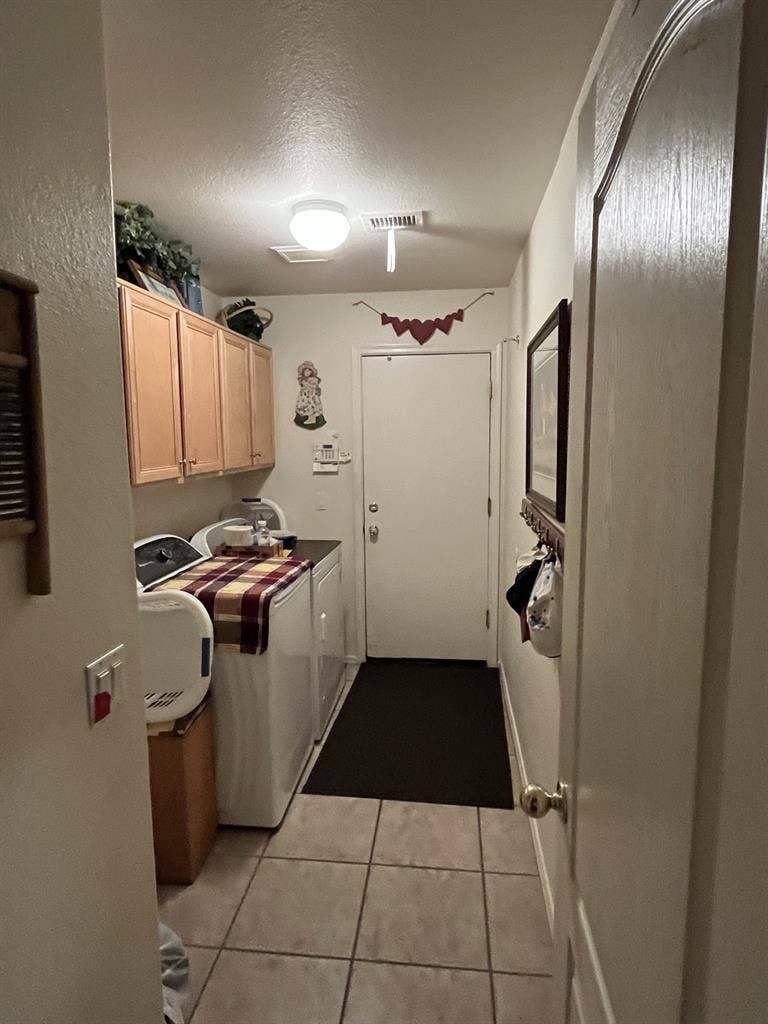 Room Mate Near Arrowhead Mall