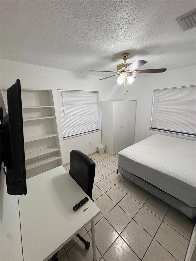 Habitacion amueblada SW Miami