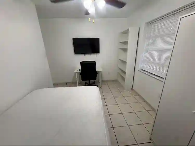 Habitacion amueblada SW Miami
