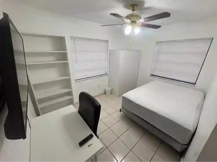 Habitacion amueblada SW Miami