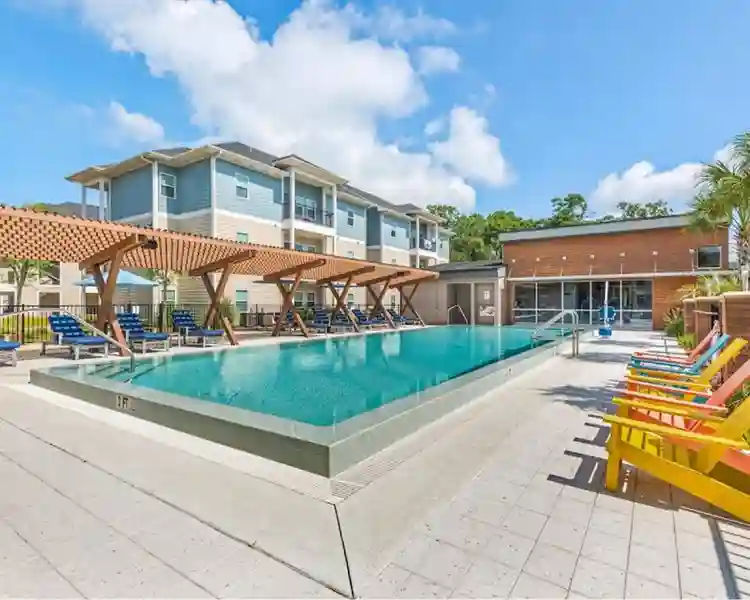 Apartment room close to UWF