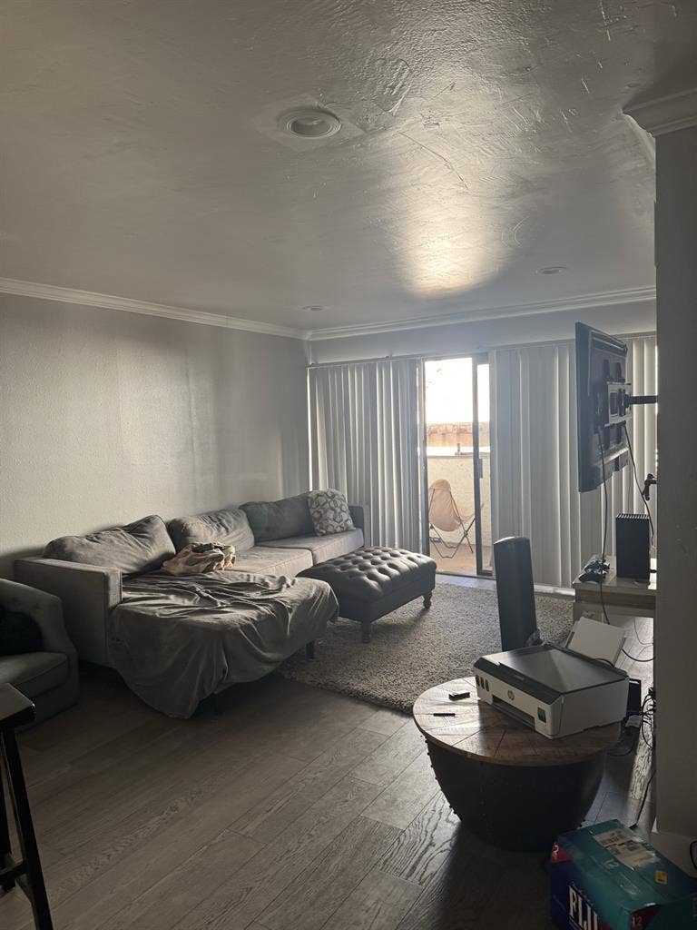 FULLY FURNISHED - 6 month lease