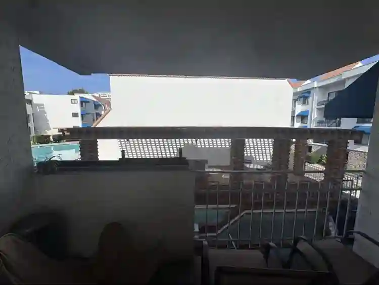 FULLY FURNISHED - 6 month lease