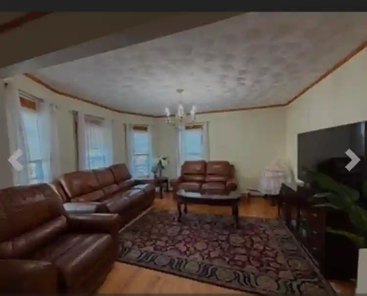 Unfurnished Room Available !