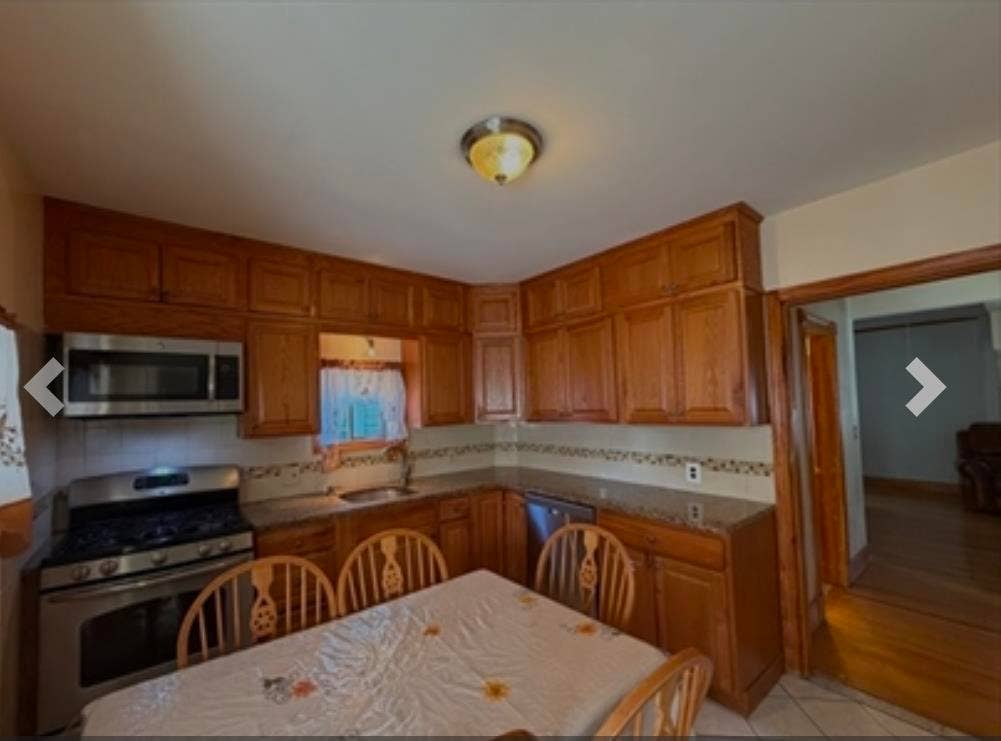 Unfurnished Room Available !