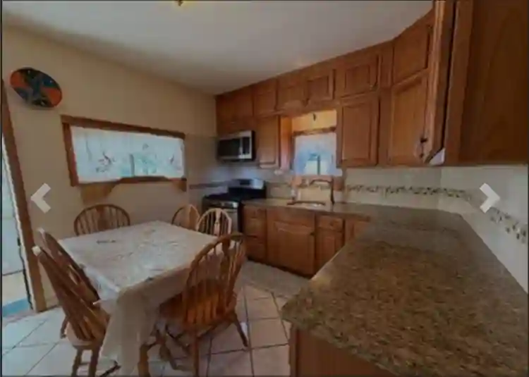 Unfurnished Room Available !