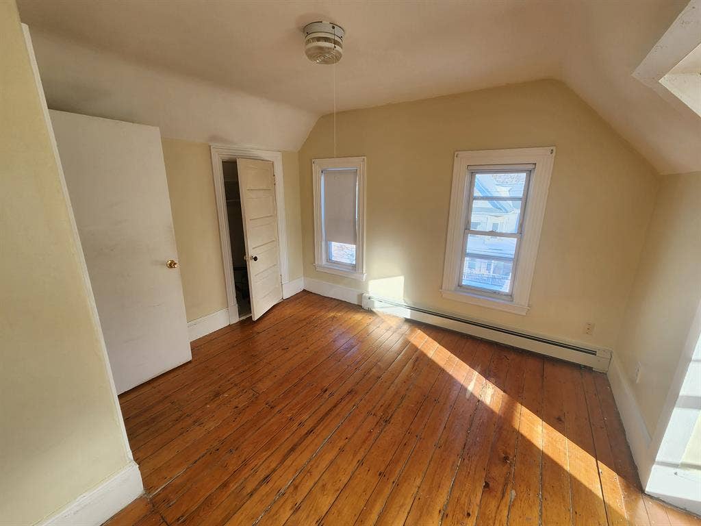 Unfurnished Room Available!