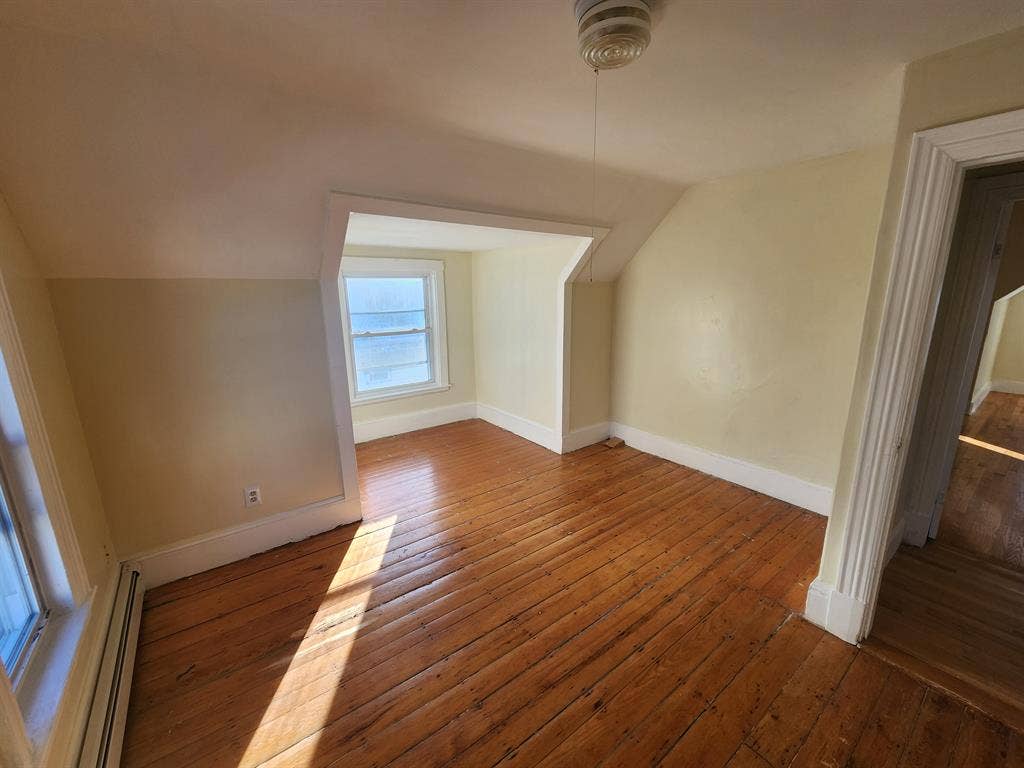 Unfurnished Room Available!