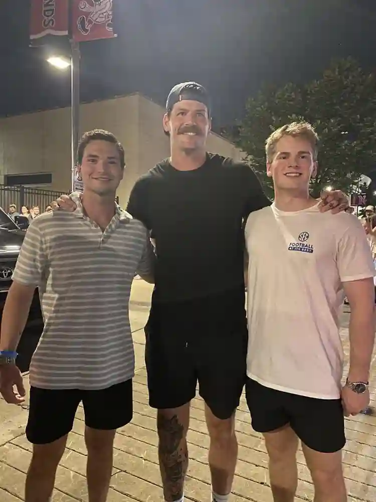 Looking for roommates